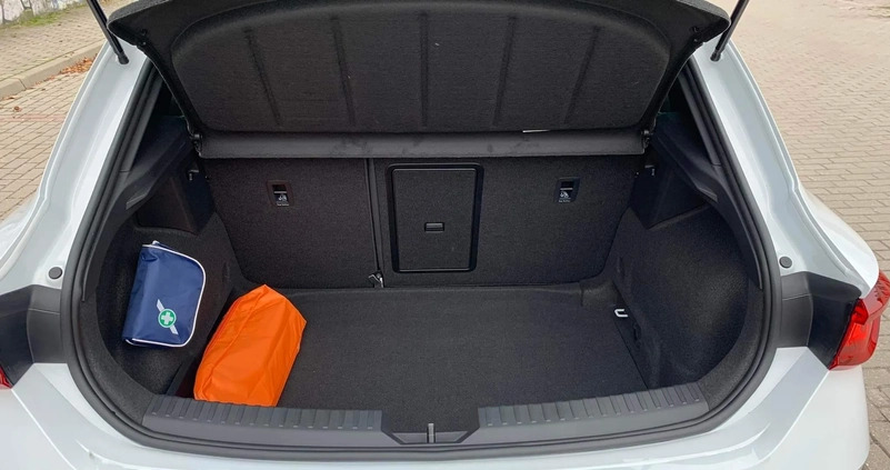 Seat Leon cena 89900 przebieg: 38000, rok produkcji 2021 z Warszawa małe 37